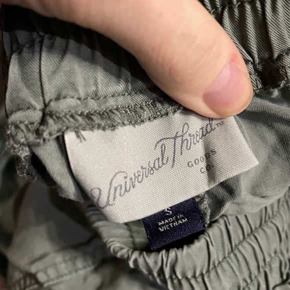 Small Universal thread goods co green shorts - Picture 4 of 4